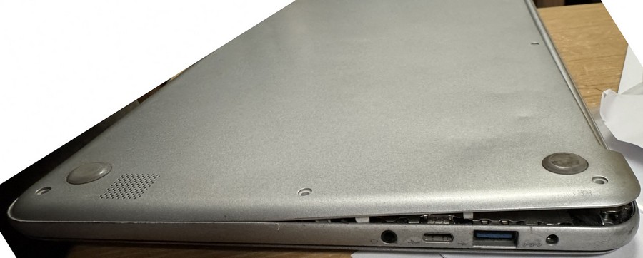 NP900X3T-K06HK底部